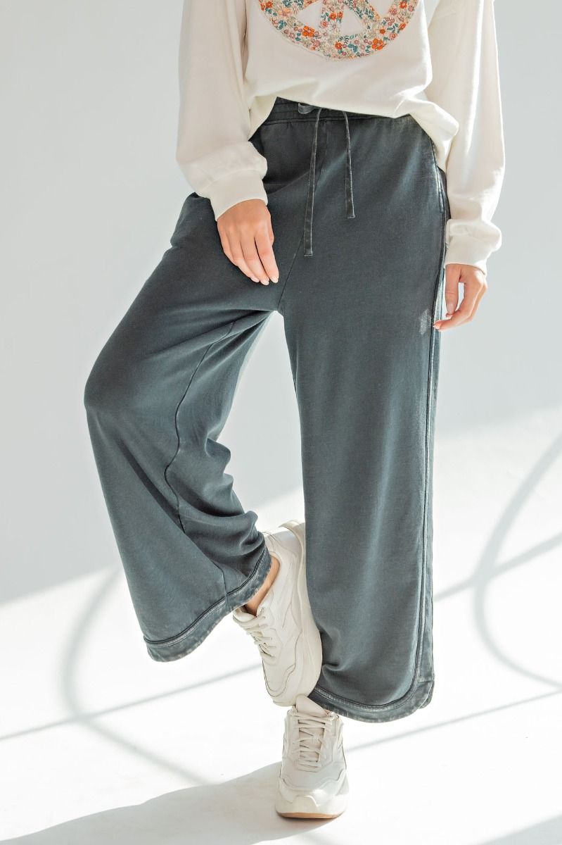 Floral Patch Mineral Wash Terry Knit Cropped Wide Leg Pants: Light Grey main image 0
