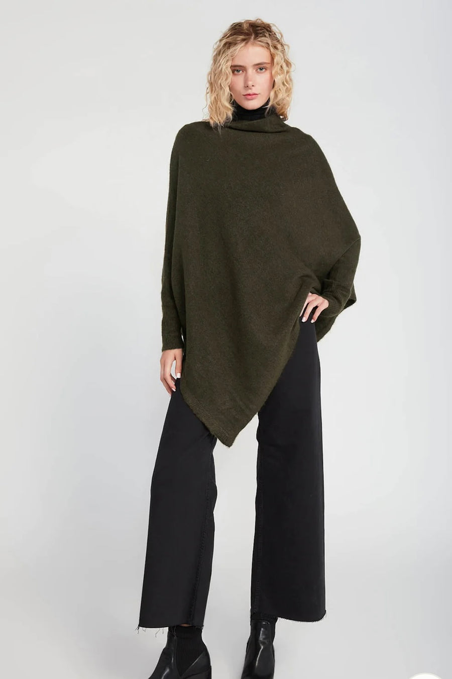Triangle Poncho w/ Sleeves