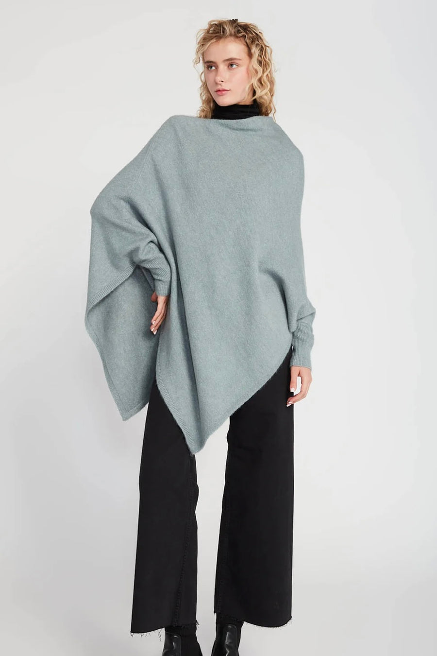 Triangle Poncho w/ Sleeves