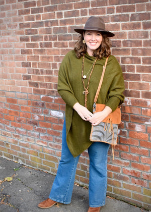 Triangle Poncho w/ Sleeves